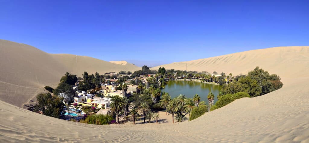 desert oasis huacachina Peru