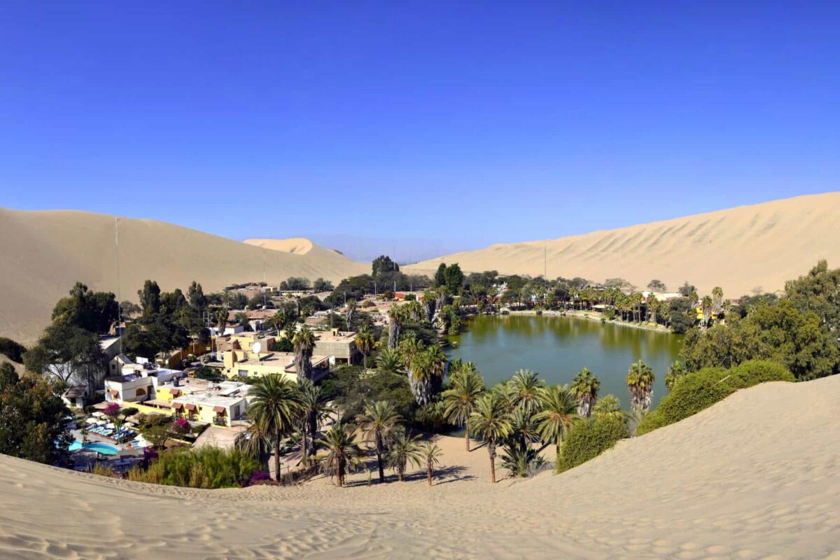 desert oasis huacachina Peru